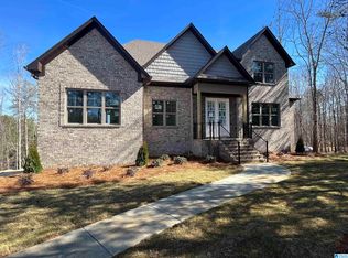 41 Cornerstone Cir, Calera, AL 35040