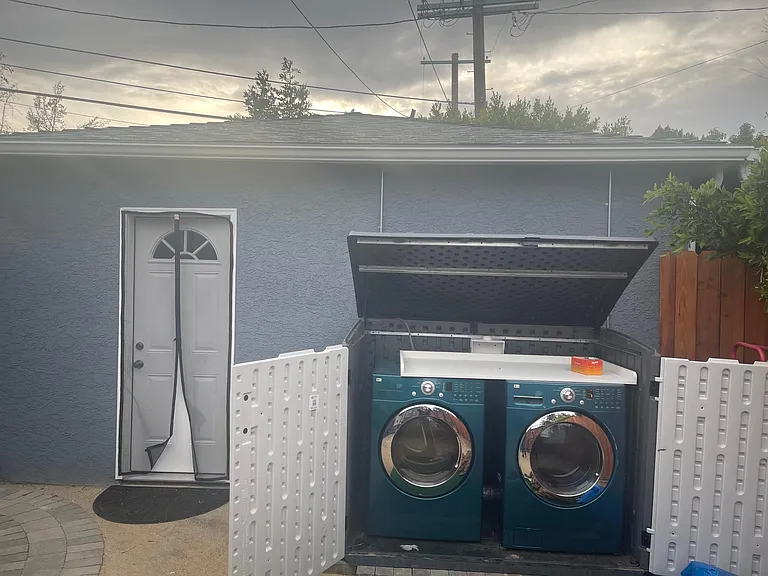 4911 Sunnyslope Ave — Photo 9