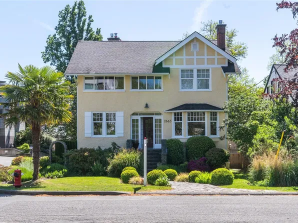 2663 Orchard Ave, Oak Bay, BC V8S 3B4