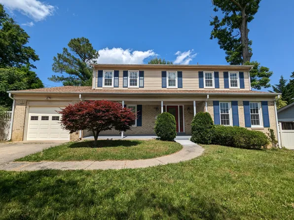 8835 Tuckerman Ln, Potomac, MD 20854