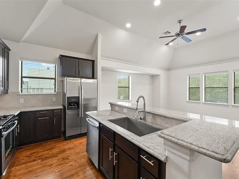2305 Bastrop St #A — Photo 5