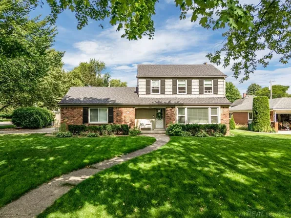 986 Balfour St, Grosse Pointe Park, MI 48230
