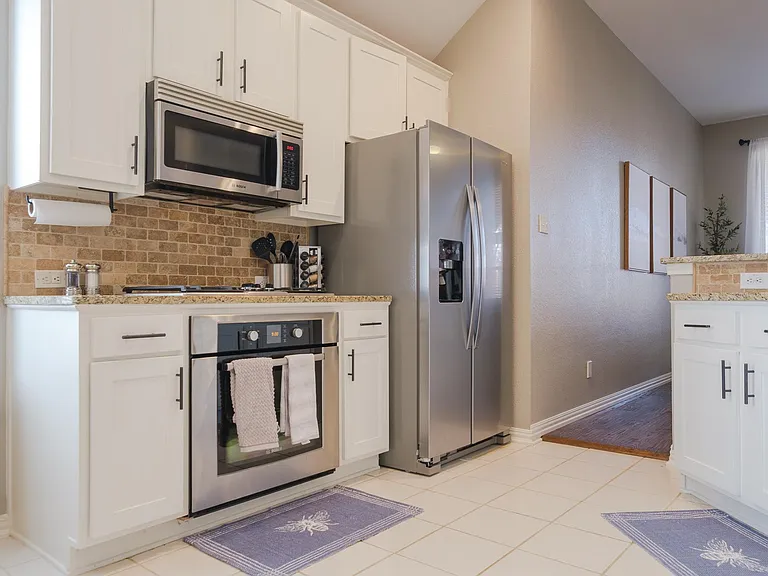 9712 Spring Dr — Photo 7