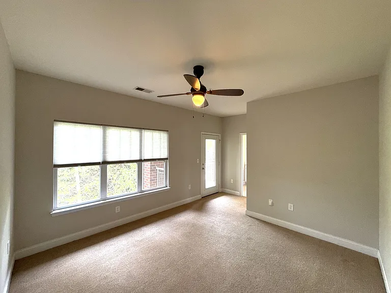 534 Oakland Ave — Photo 13
