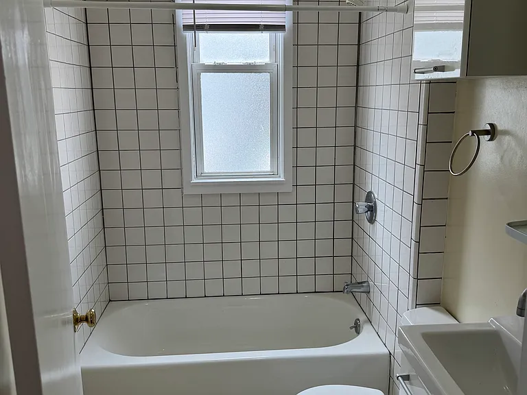 56 College Ave #1R — Photo 11