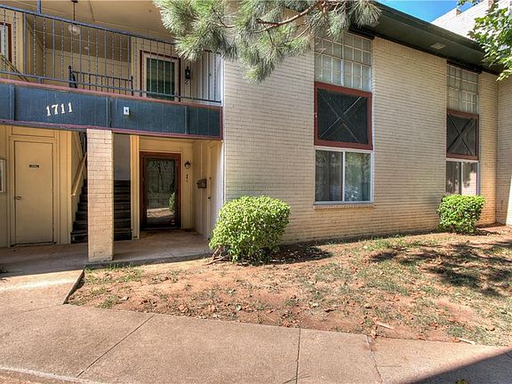 2nd image of 1711 E Lindsey St APT 1