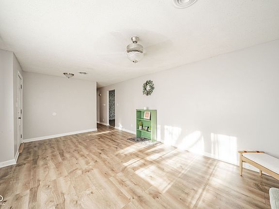 4th image of 3508 N Burgess Rd