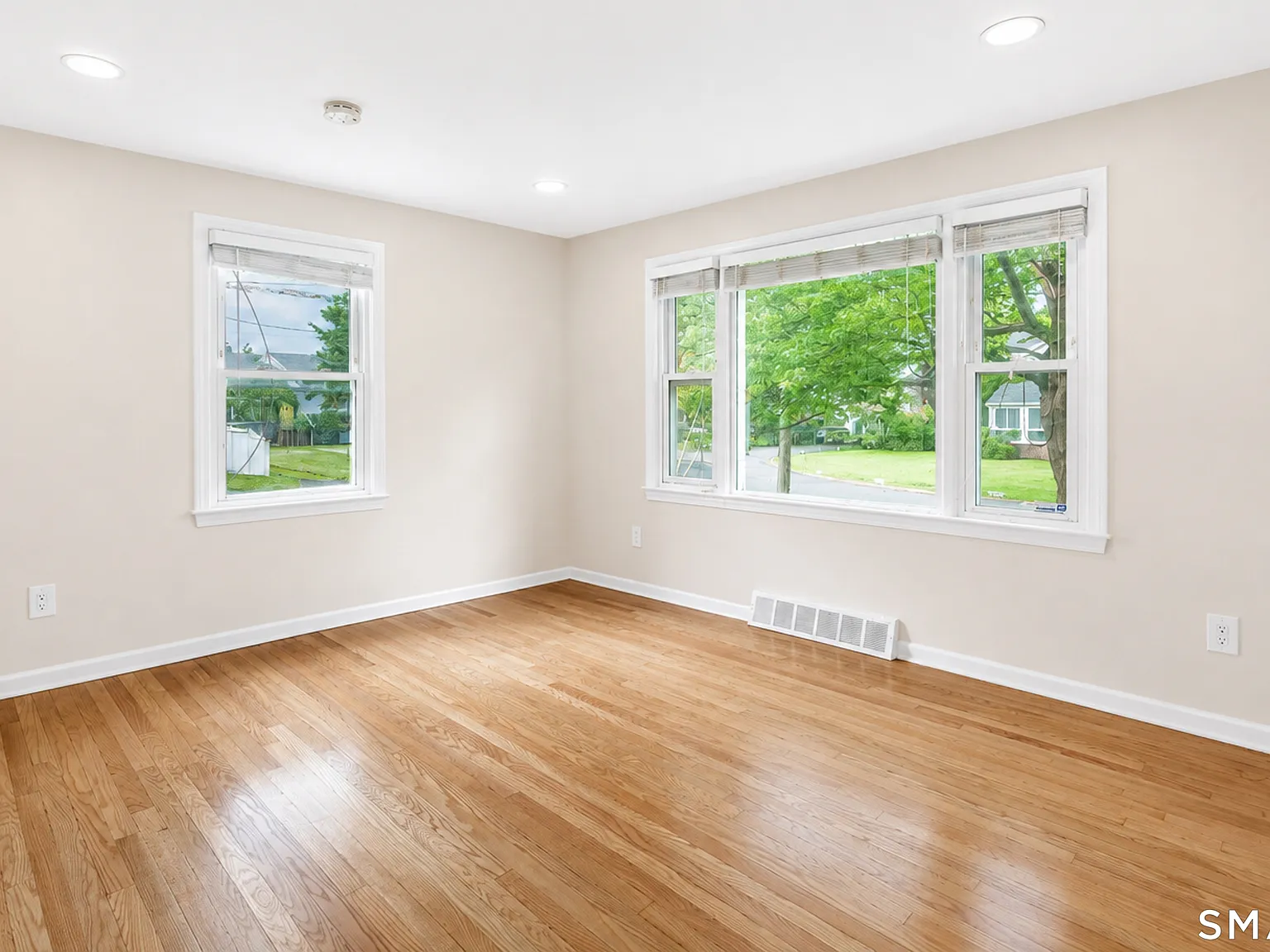2 bed, 1.0 bath, 1942 sqft, $3,500 — Photo 3