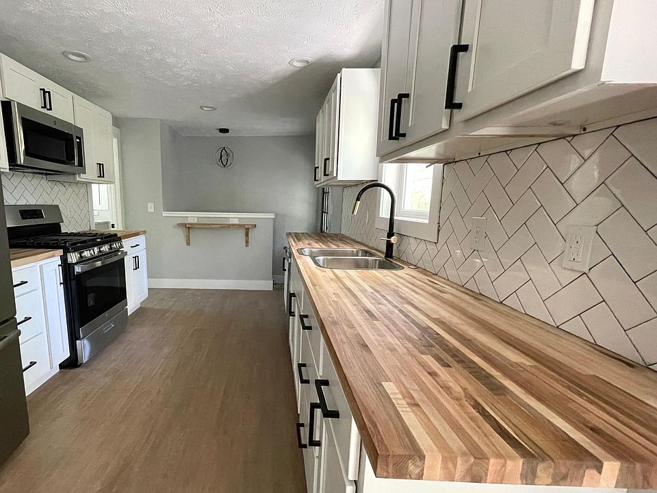 1st image of 1444 Houseman Ave NE