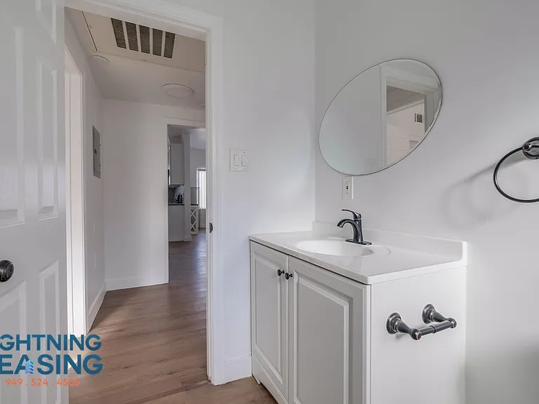 5312 Corteen Pl #16 — Photo 15
