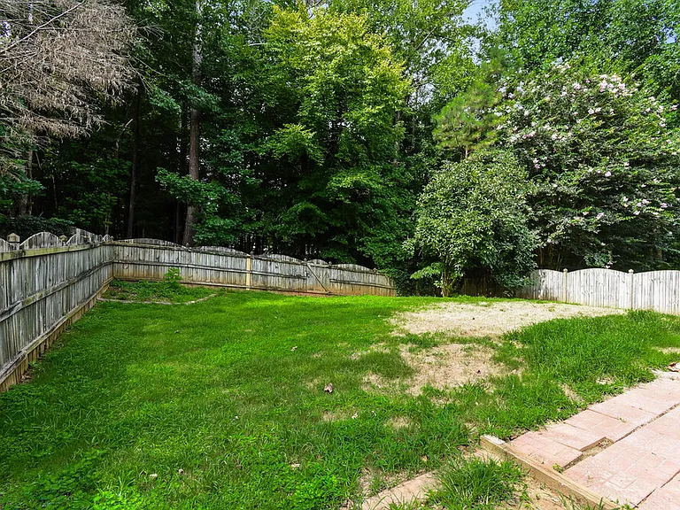210 Ashland Dr — Photo 17
