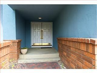 3rd image of 121 Beach Park Blvd