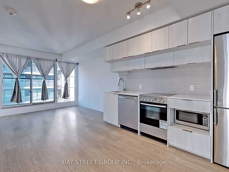 181 Dundas St E #4311 — Photo 5