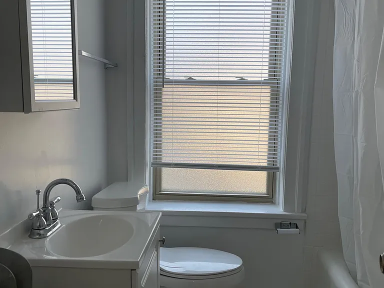 1637 W Estes Ave #3 — Photo 12