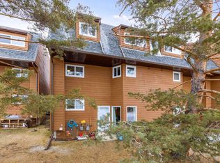 Greenview Terrace, Edmonton, AB T6L 3P6