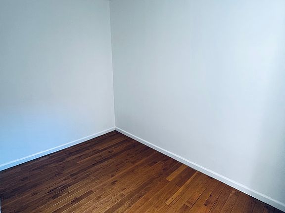5th image of 37-42 Crescent St #1