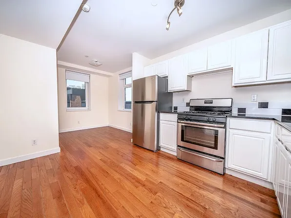 960 Willoughby Avenue image 1 of 13