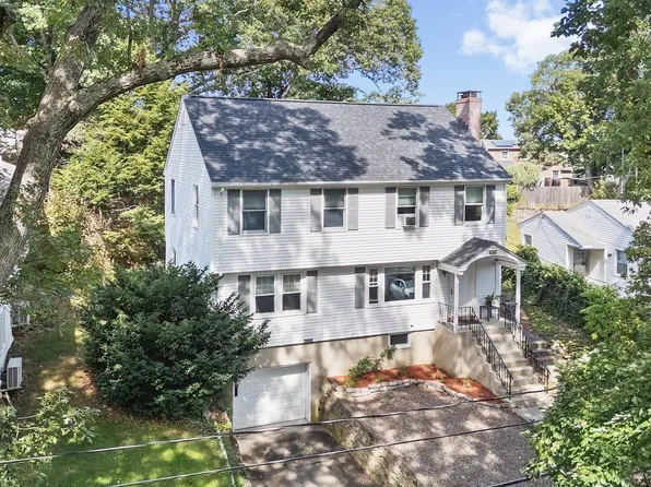 81 Wetherbee Rd, Waltham, MA 02453