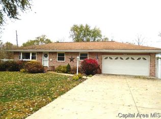 704 Cherry St, Abingdon, IL 61410