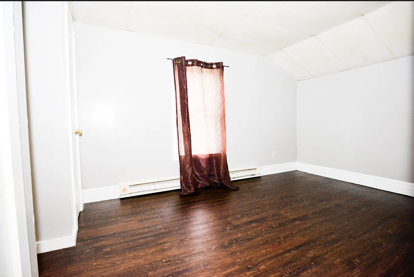 912 Roberts St — Photo 4