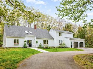 2 Acorn Ln, Cumberland, ME 04021