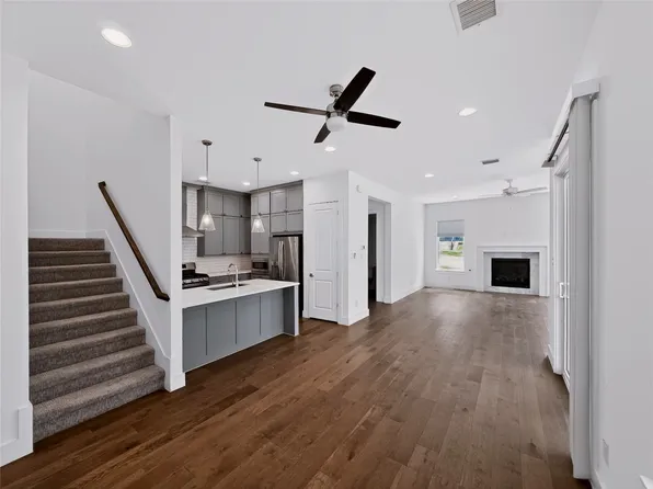 2249 Bird St, Fort Worth, TX 76111