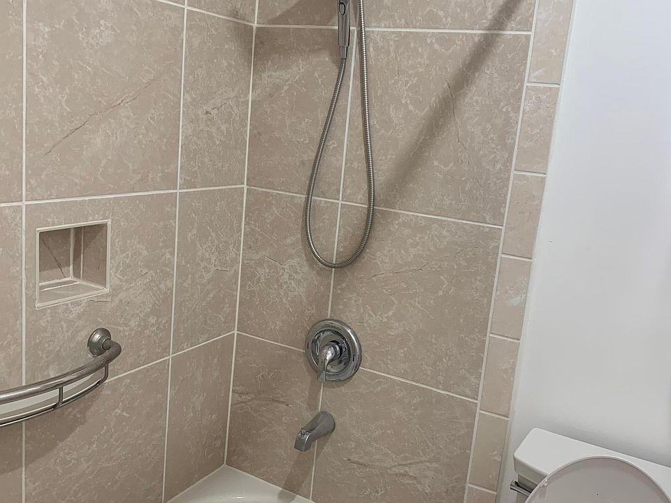 1st image of 1536 Lincoln Way APT 104