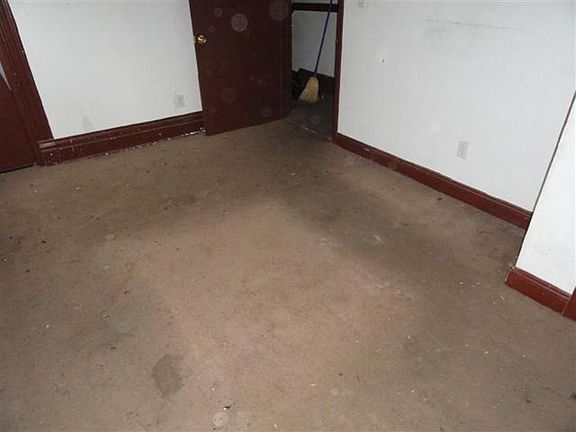 4th image of 3719 Iowa Ave