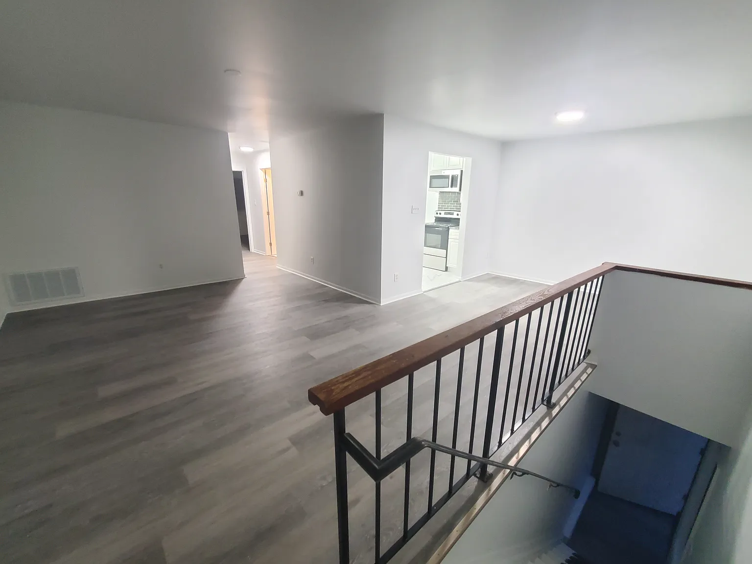 3 bed, 1.5 bath, $1,325 — Photo 4