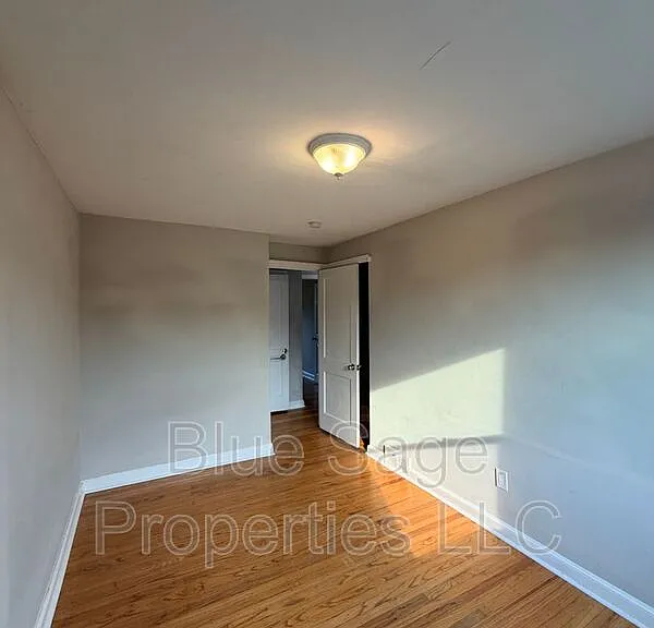 531 S 4th St — Photo 20