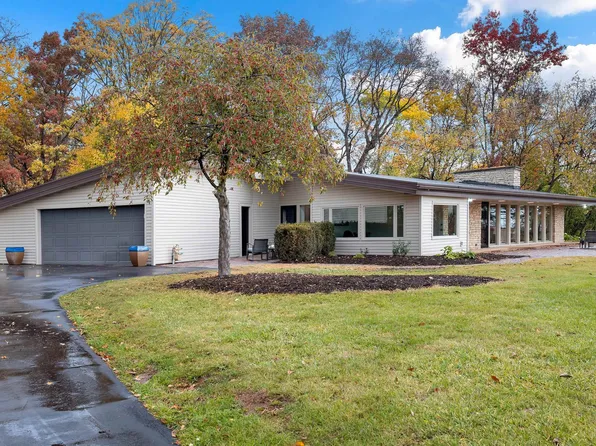 2788 Lost Dauphin Rd, De Pere, WI 54115