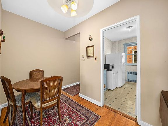 5th image of 1125 Lorimer St APT 5H