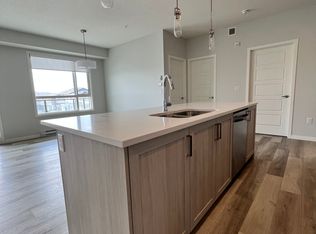 42 Cranbrook Gdns SE #1005584, Calgary, AB T3M3P9