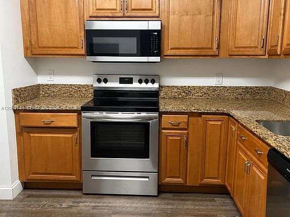 3rd image of 4771 Grapevine Way