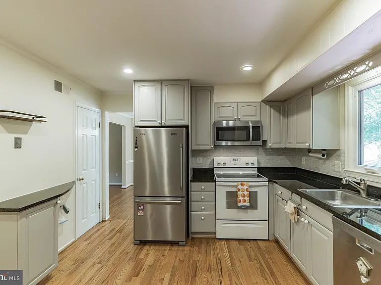 4283 Country Squire Ln — Photo 14