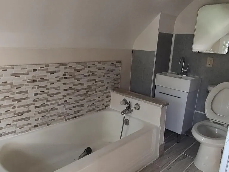 299 Capital Ave NE #C1 — Photo 2
