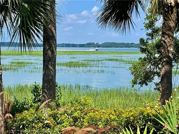 2 William Hilton Parkway #305, Hilton Head Island, SC 29926