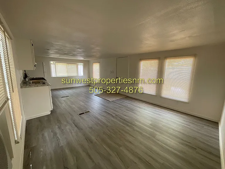 1310 Sanchez Ln — Photo 3