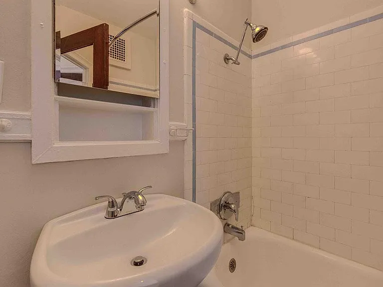 4337 15th Ave NE — Photo 7