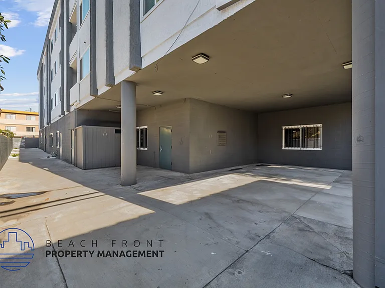 1625 Redondo Ave. — Photo 26