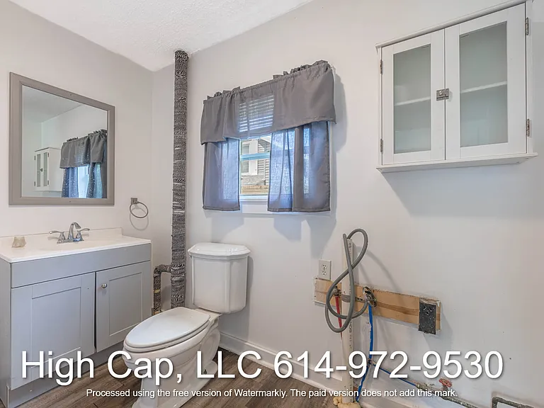 2484 Hilltop Ave — Photo 8