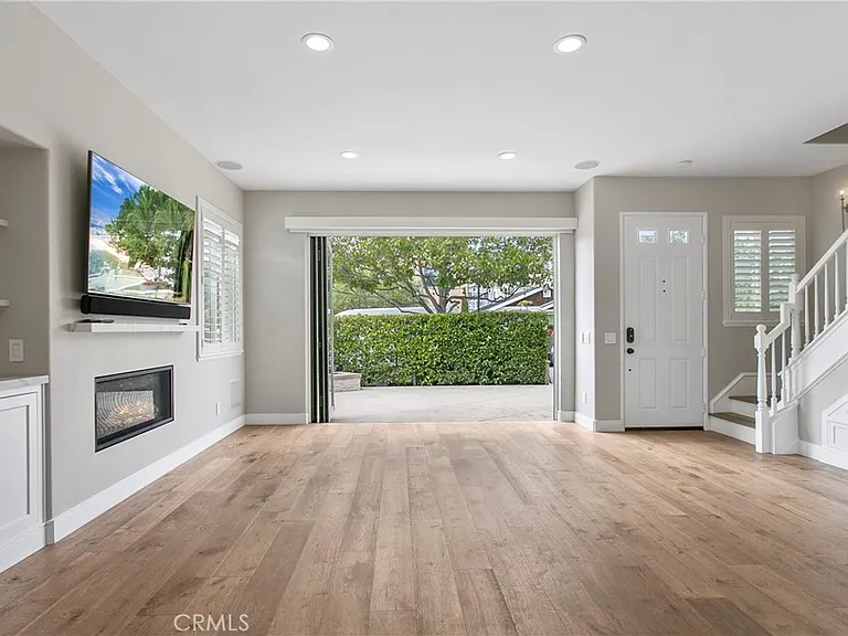 500 Marigold Ave — Photo 1