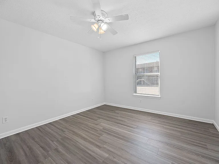 1840 Kendall Ln #25 — Photo 9