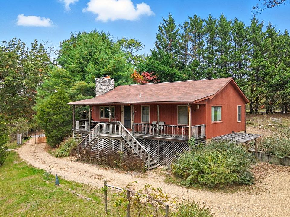 1st image of 454 Barksdale Ln