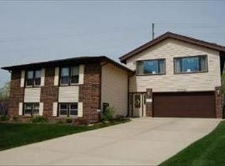 1648 Joplin Cir, Elk Grove Village, IL 60007