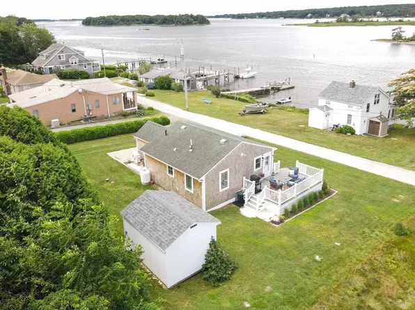 99 Sylvia Ln, Westport, MA 02790