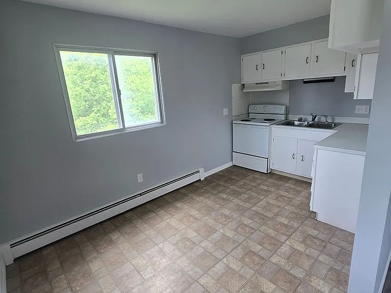 2170 King Rd — Photo 1