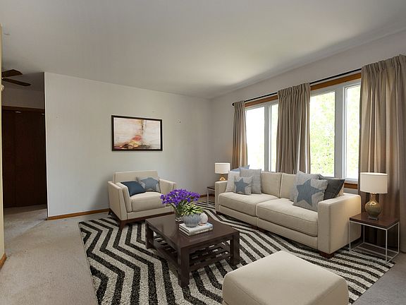 2nd image of 8831 Golfview Dr