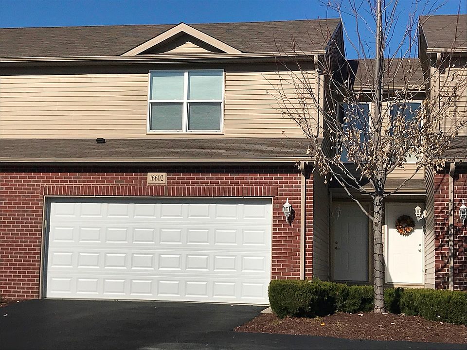 Welcome to 16602 Willow Walk Lockport Il. 3br 2.1 ba 2 car Gar & full basement too!