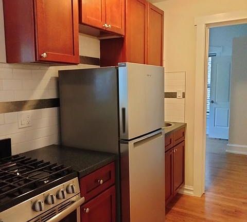3rd image of 755 W Buena Ave #300
